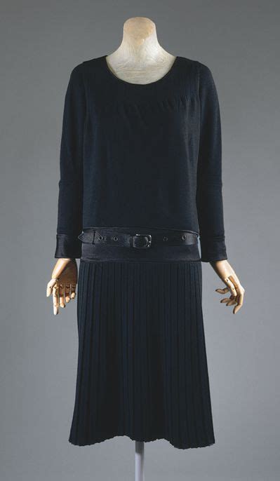 robe noire coco chanel 1926|Coco Chanel robe noire.